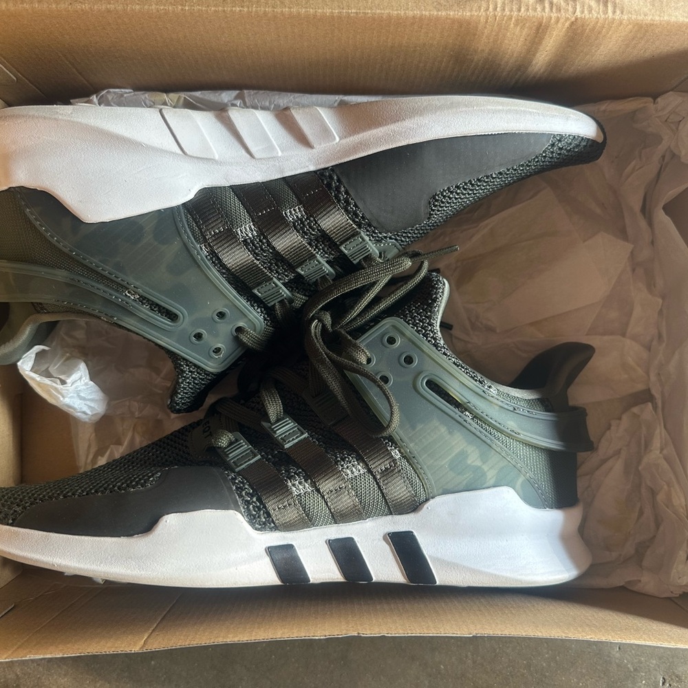 Adidas Yung-1 Blue Shoe Box